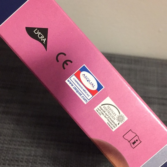 Bauerfeind VenoTrain Discretion Compression Pantyhose (Cream/Beige) - Picture 7 of 14